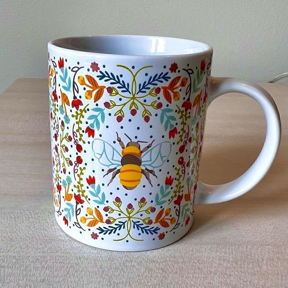 Helmsie Busy Bee Designer Mug Bee & Floral Print Cottage-core